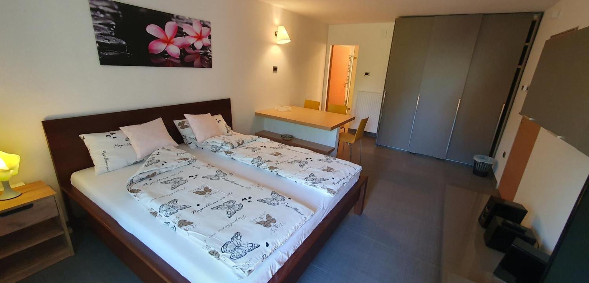 Cypress Garden Appartement Portorož Buitenkant foto